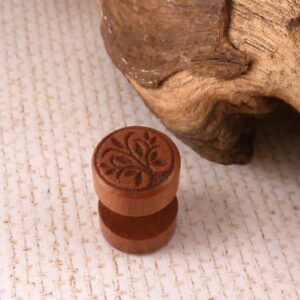 Fake Ohrstecker Holz