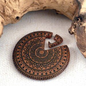 Fake Ohrstecker Holz