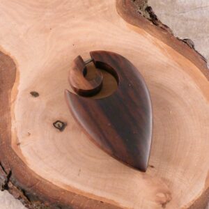Fake Ohrstecker Holz