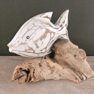 Deko Fisch auf Treibholz