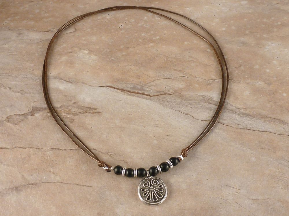 Kette Stoffband mit Anhänger Amulett – Bild 3