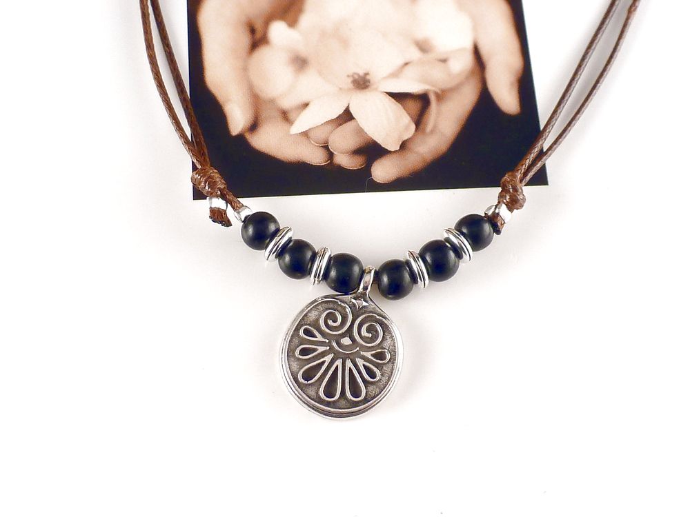 Kette Stoffband mit Anhänger Amulett
