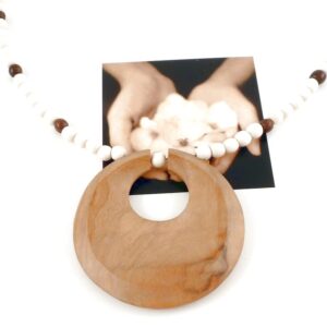 Halskette Perlen mit Anhänger Holz