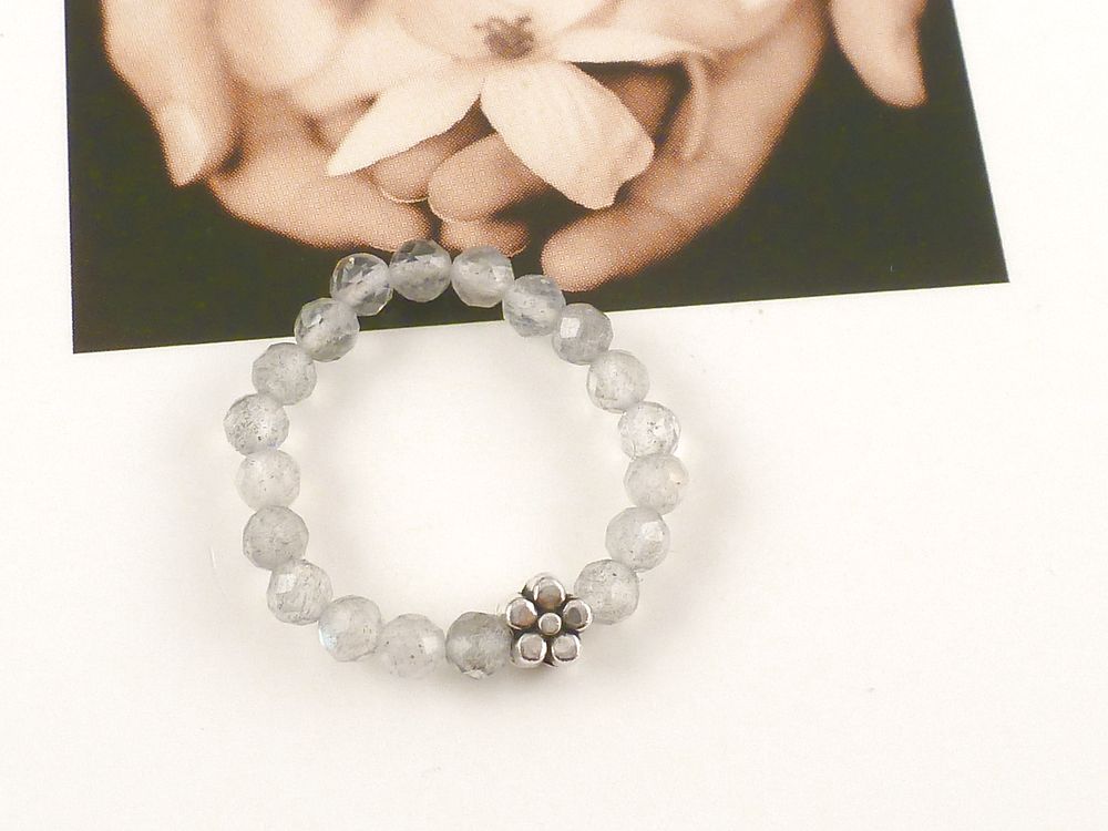 Ring mit Edelstein Labradorit und Blume – Bild 4