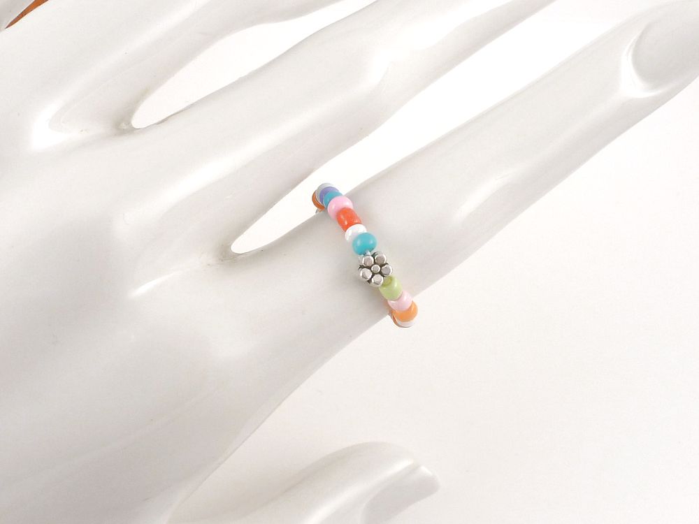 Ring bunte Perlen mit Blume – Bild 2